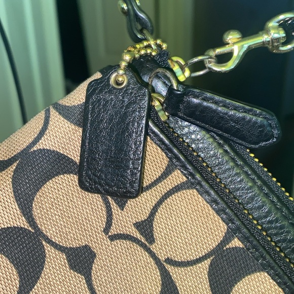 Coach wristlet NWOT - Picture 3 of 4